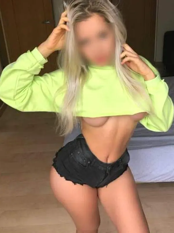 Priscilla, 43 ans, rencontre adulte à Aix-en-Provence