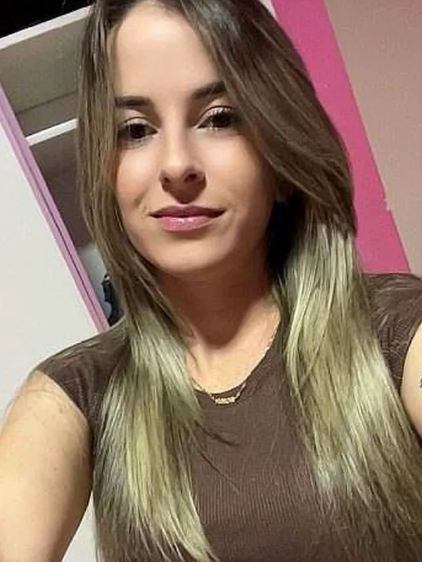 Laetitia, 42 ans, rencontre adulte à Amiens