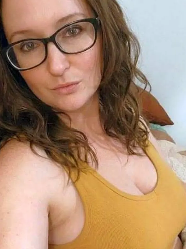 Clotilde, 44 ans, rencontre adulte à Cannes