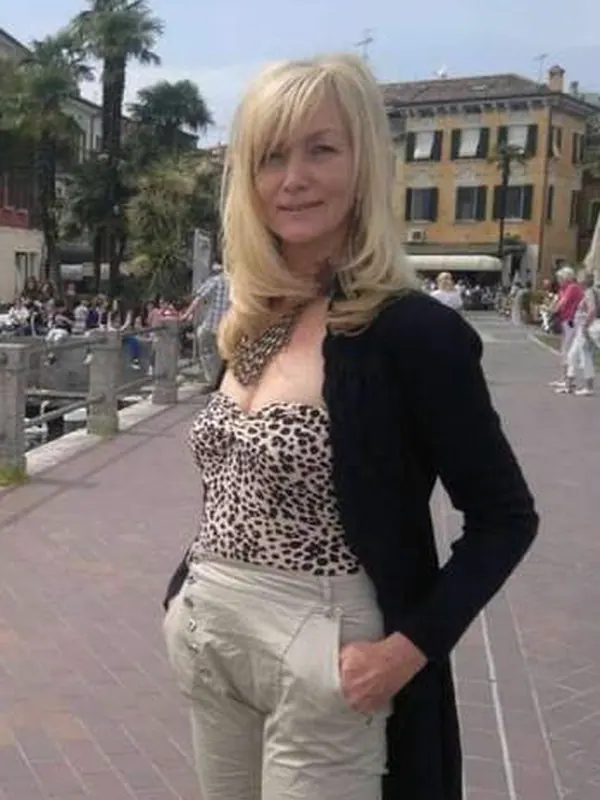 Carmen, 55 ans, rencontre adulte à Marseille