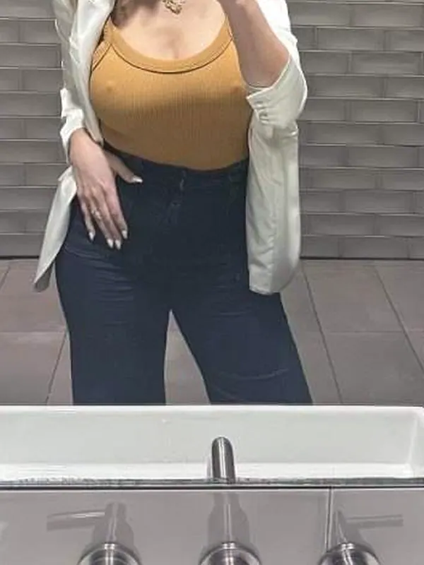 Amélie, 35 ans, rencontre adulte à Montpellier
