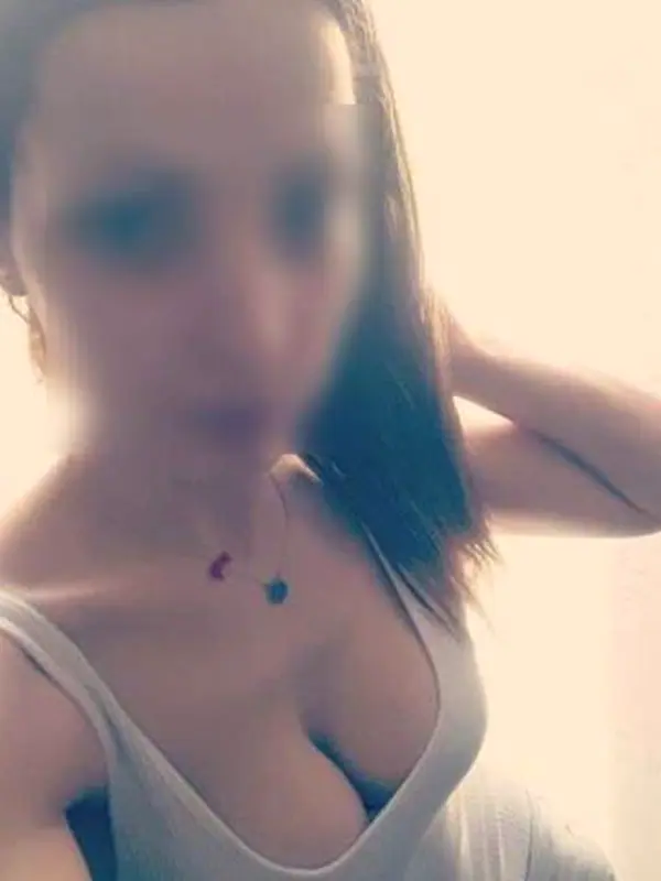 Mélissa, 26 ans, rencontre adulte à Montpellier
