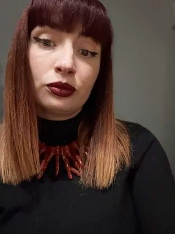 Célia, 28 ans, rencontre adulte à Pau