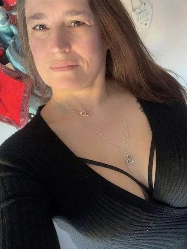 Lyna, 24 ans, rencontre adulte à Villeurbanne